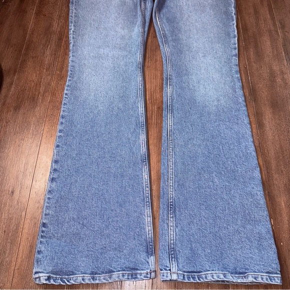 FREE PEOPLE Aiden Slim Flare Jeans Too Cool Blue Bell Botoms - Picture 4 of 9